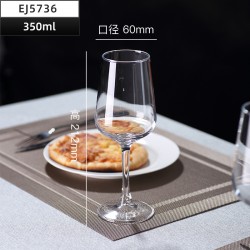 VERRE A PIED